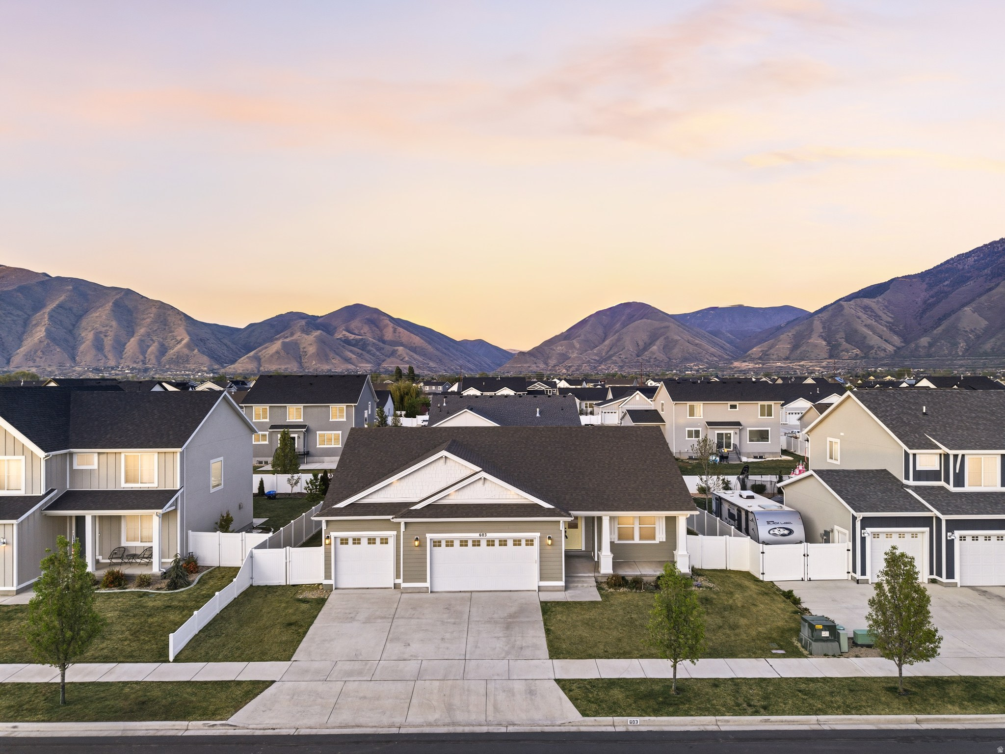MAPLETON GROVE - Residential