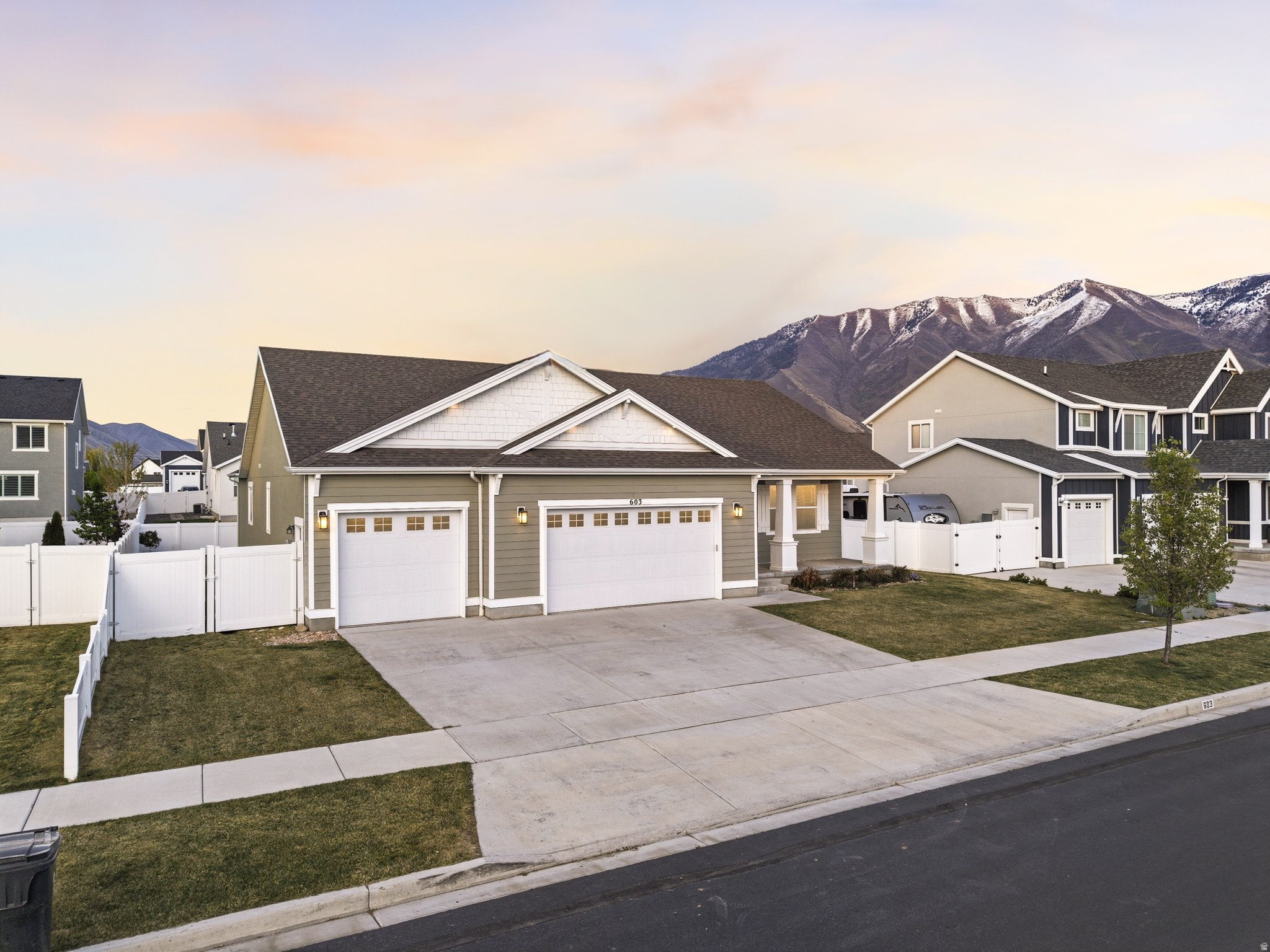 MAPLETON GROVE - Residential
