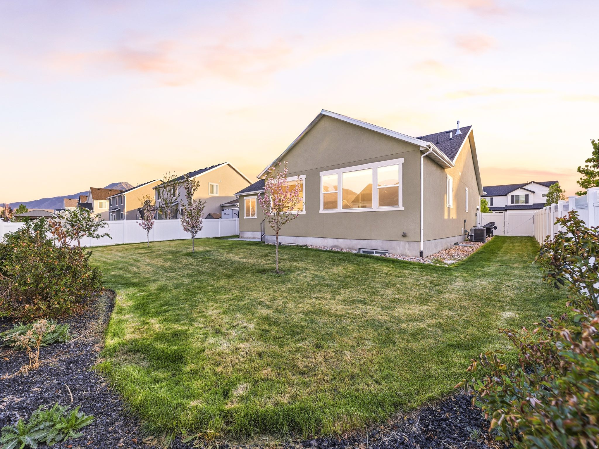 MAPLETON GROVE - Residential