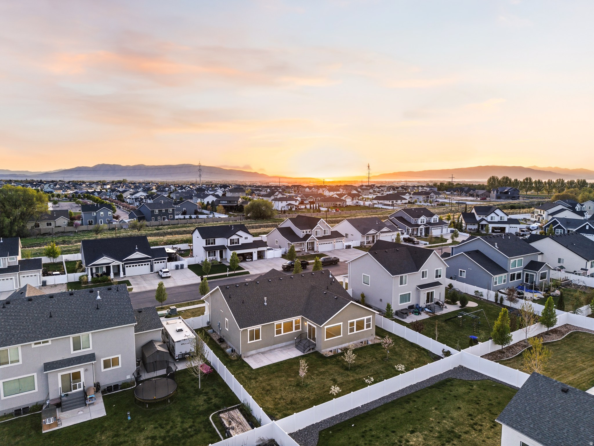 MAPLETON GROVE - Residential