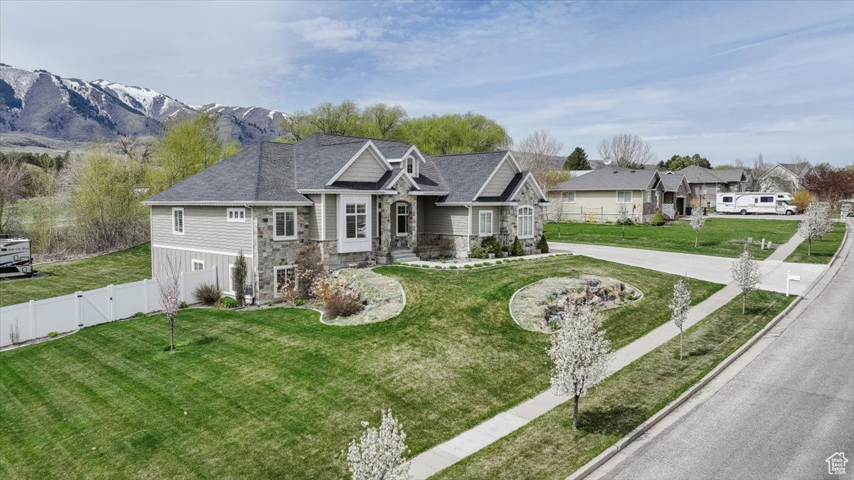 PHEASANT HOLLOW ESTATES PH 3 - Residential