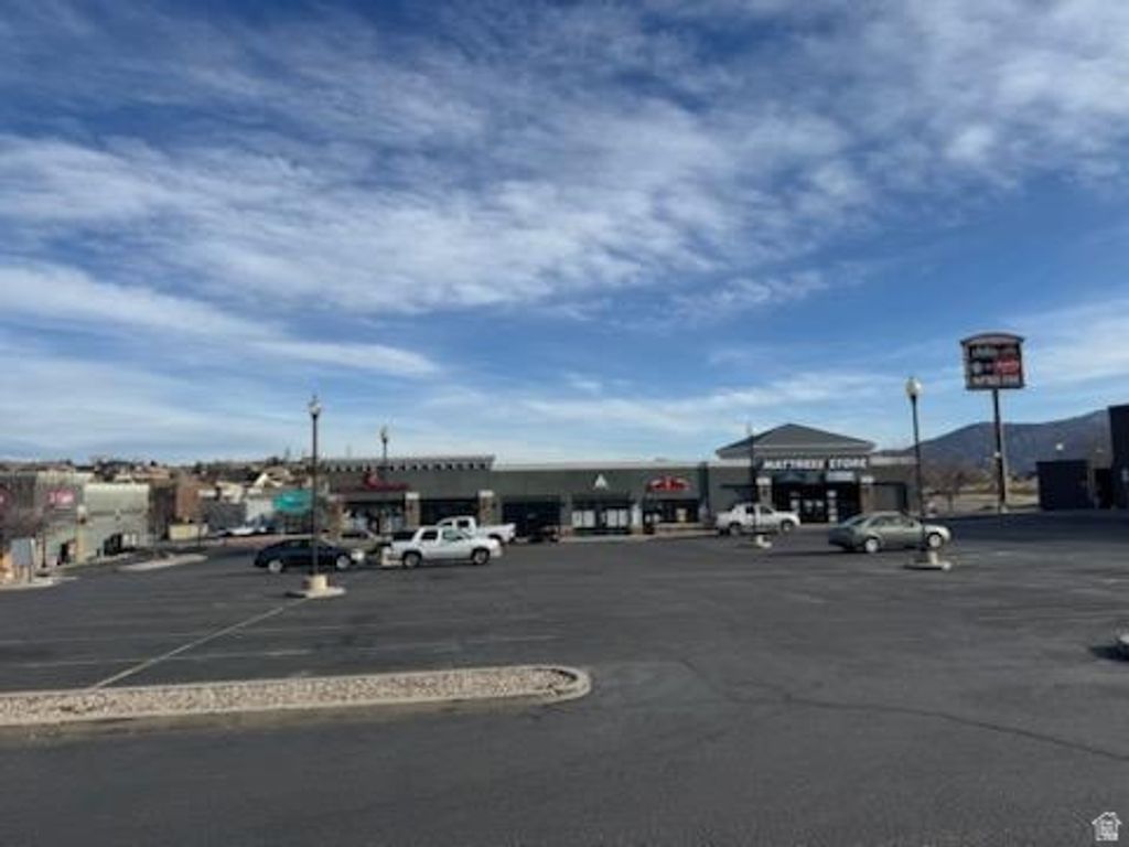 Photo of 1223 S SAGE DR #B, Cedar City, UT 84720 (MLS # 2142299)