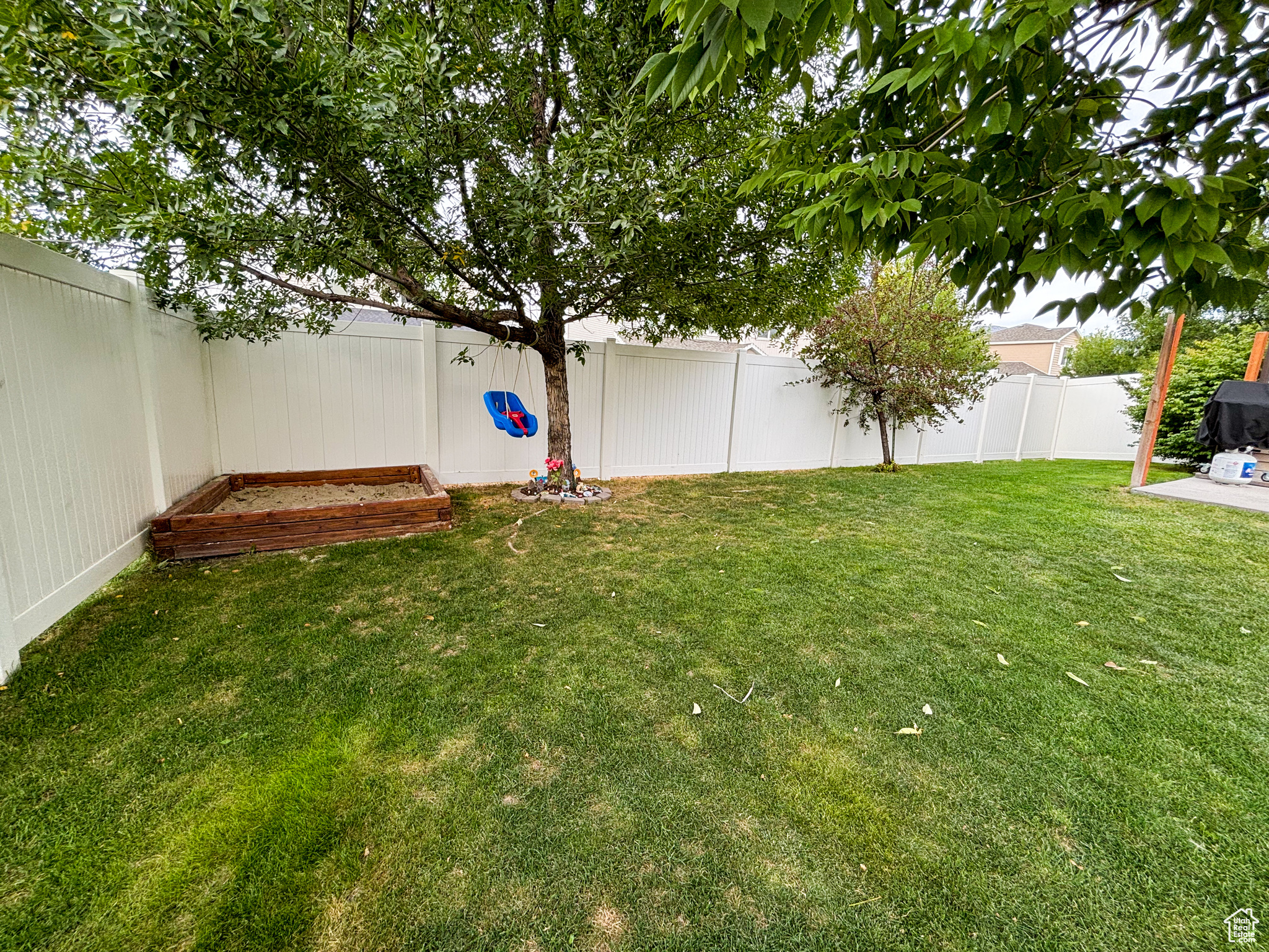 ASHBURY COURT - Residential