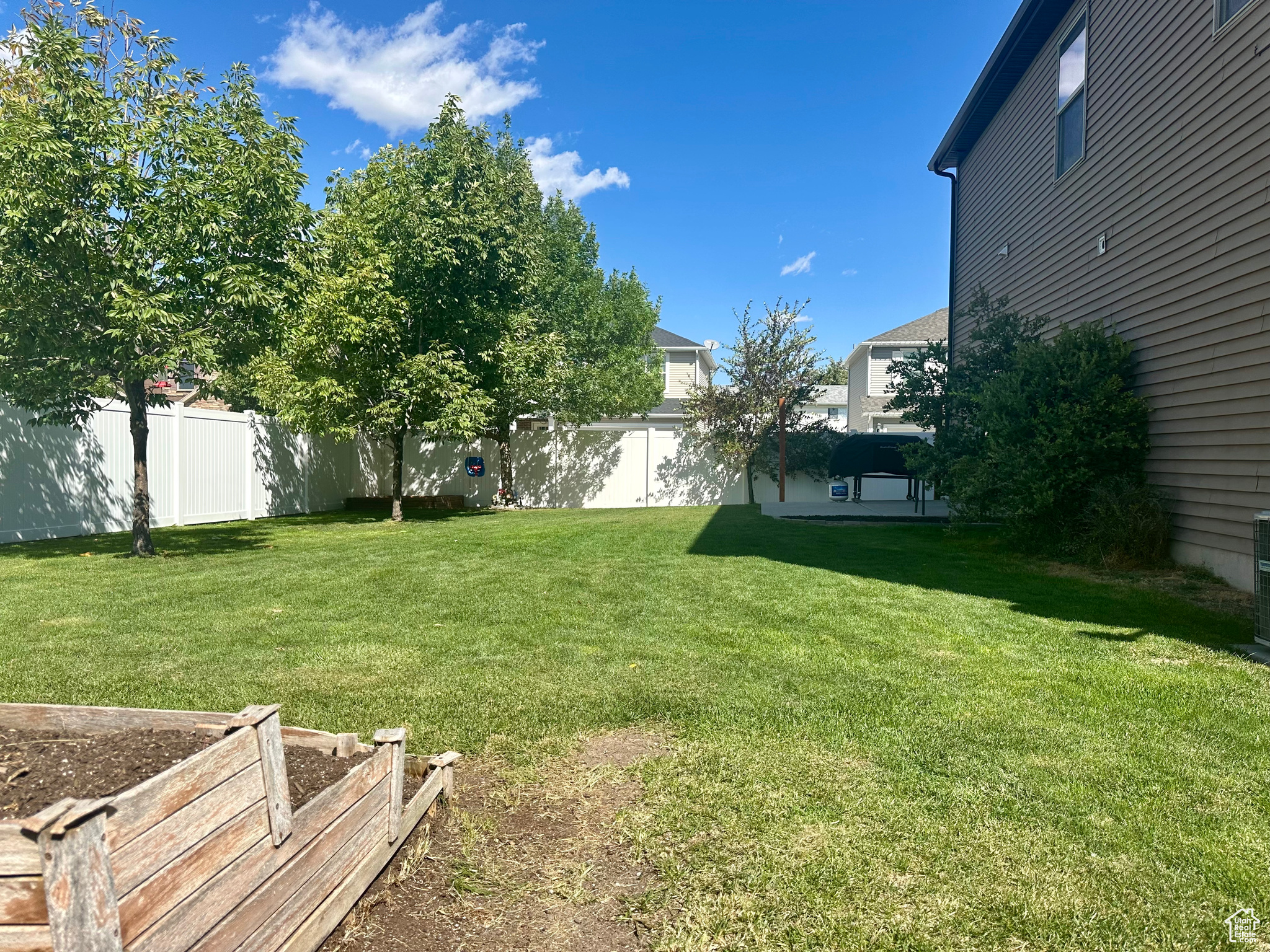 ASHBURY COURT - Residential