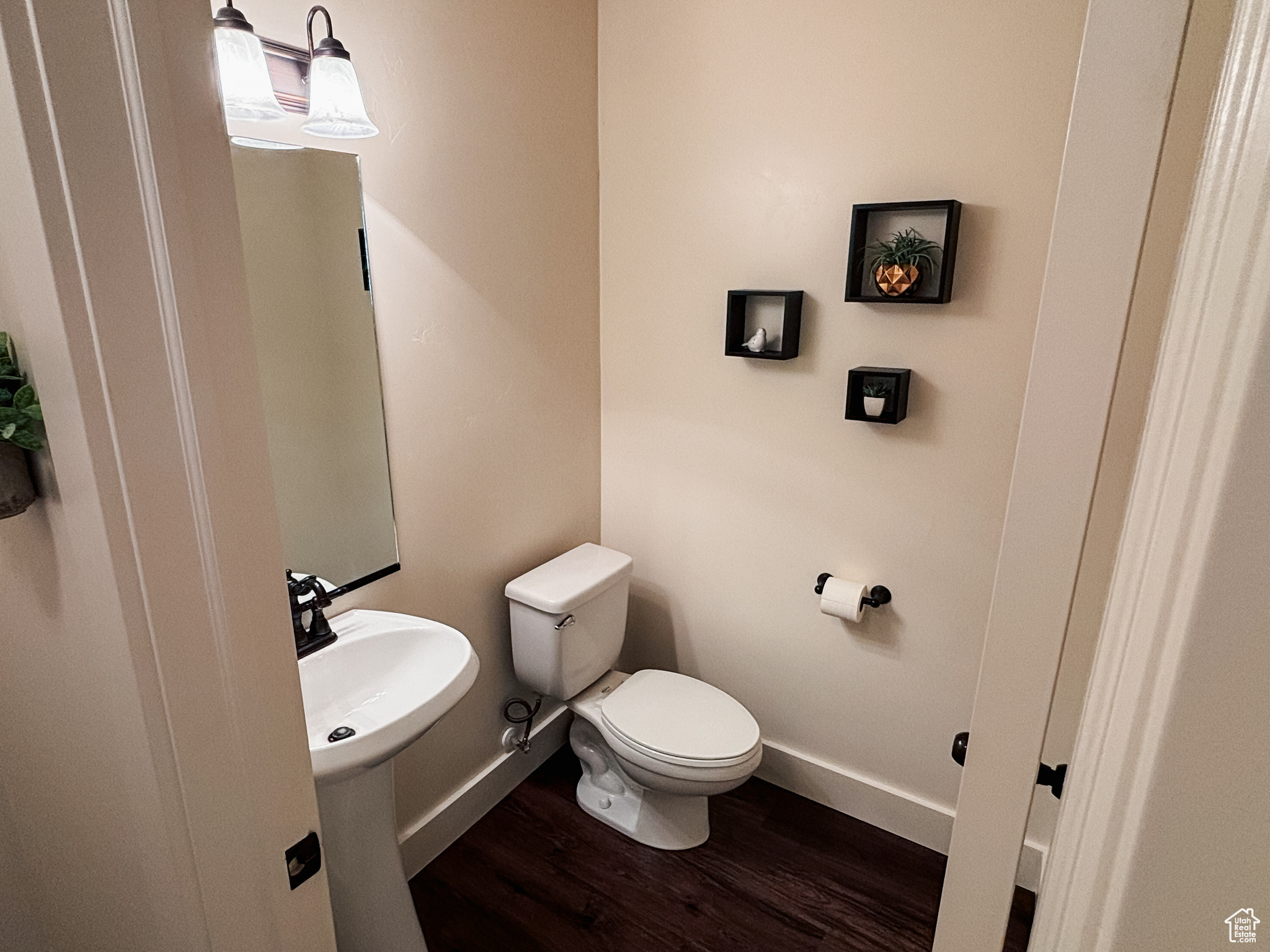 ASHBURY COURT - Residential