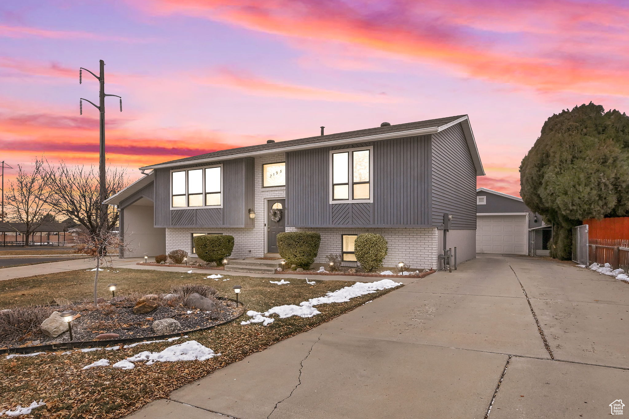 2195 Katies Way, Clearfield, Utah image 2