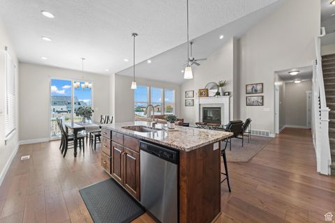 Tiny photo for 787 N 300 W, Mapleton, UT 84664 (MLS # 2130333)