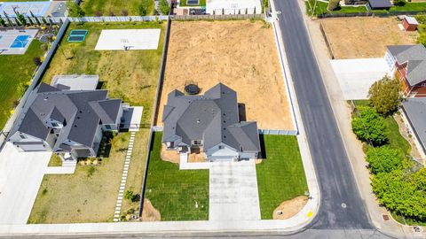 Tiny photo for 787 N 300 W, Mapleton, UT 84664 (MLS # 2130333)