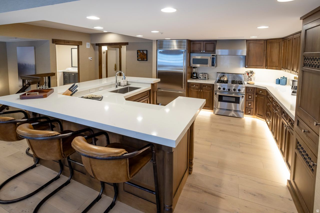 THE RESIDENCES AT THE CHATEAUX - Residential