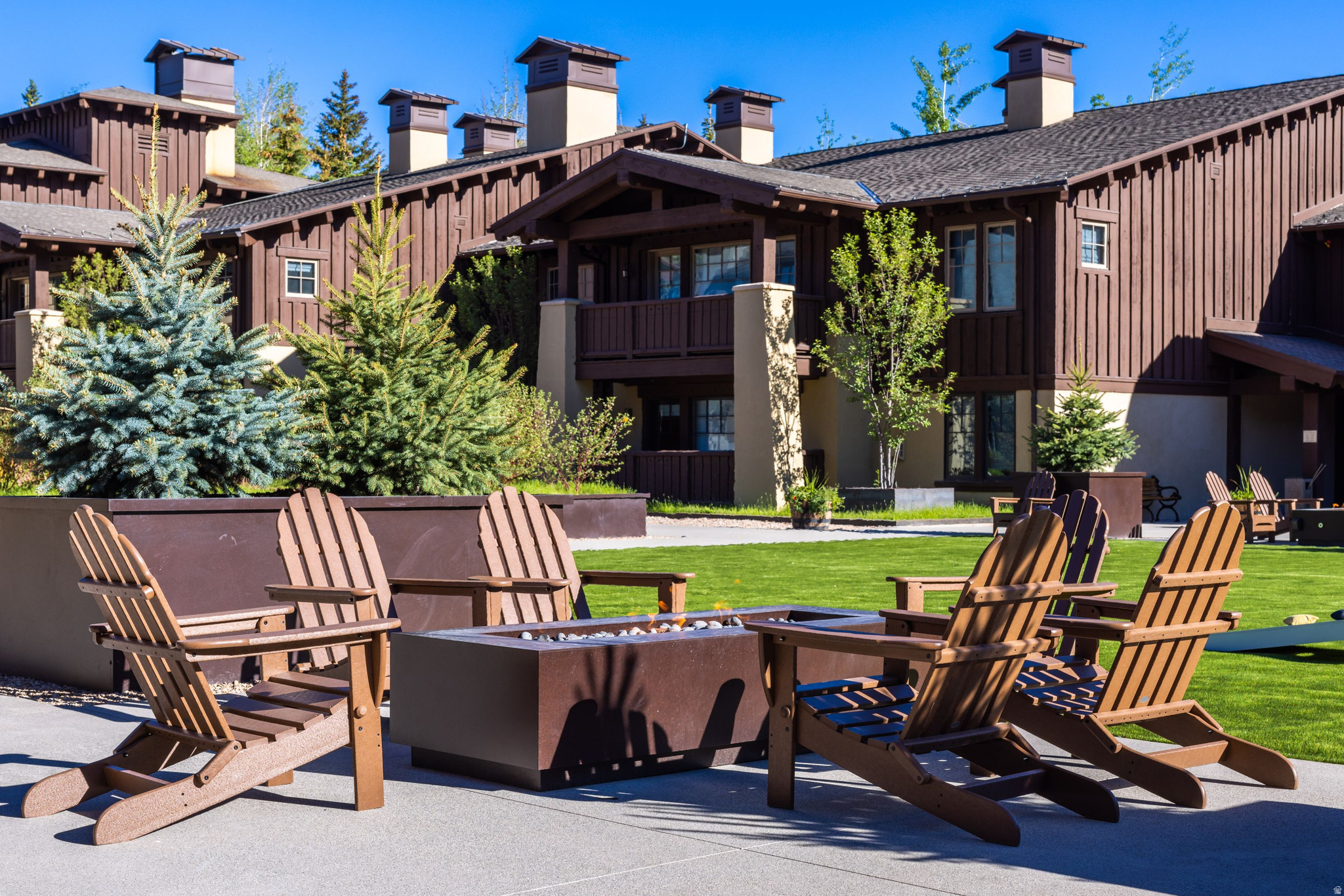 THE RESIDENCES AT THE CHATEAUX - Residential