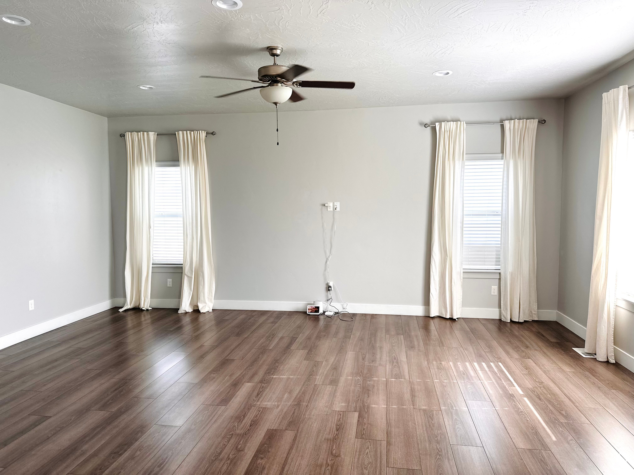 BRIDGEPORT AT WATERS EDGE - Residential