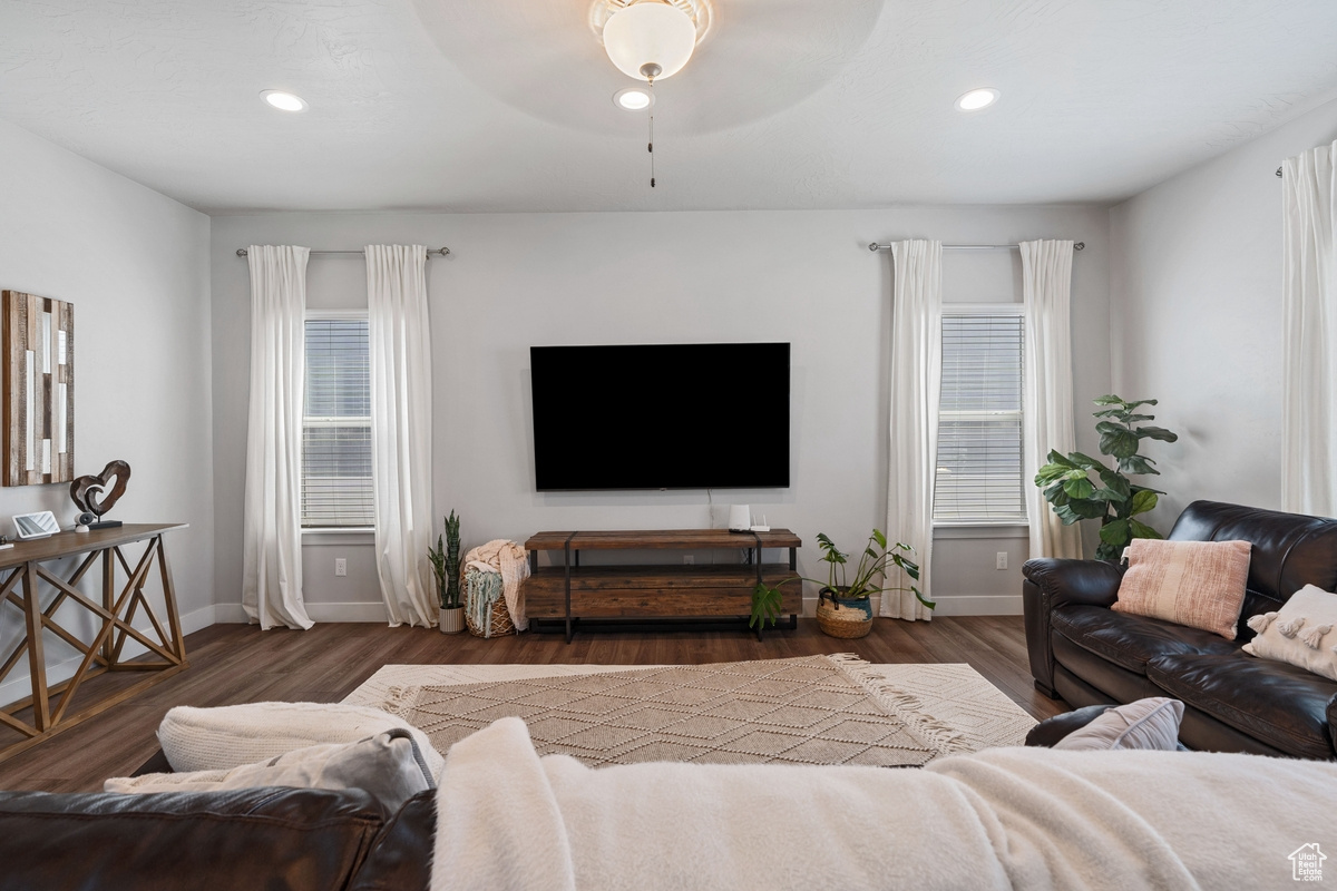 BRIDGEPORT AT WATERS EDGE - Residential