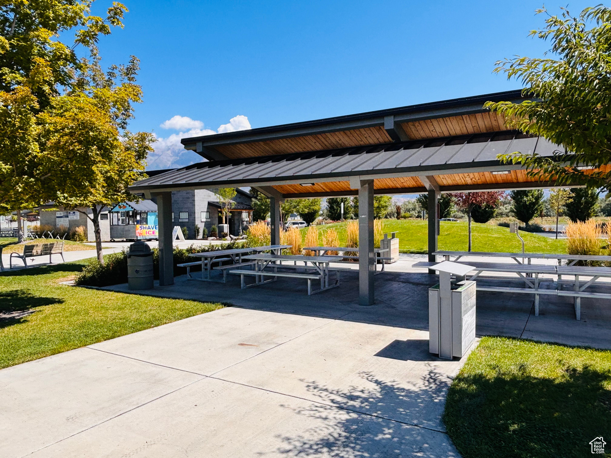 BRIDGEPORT AT WATERS EDGE - Residential