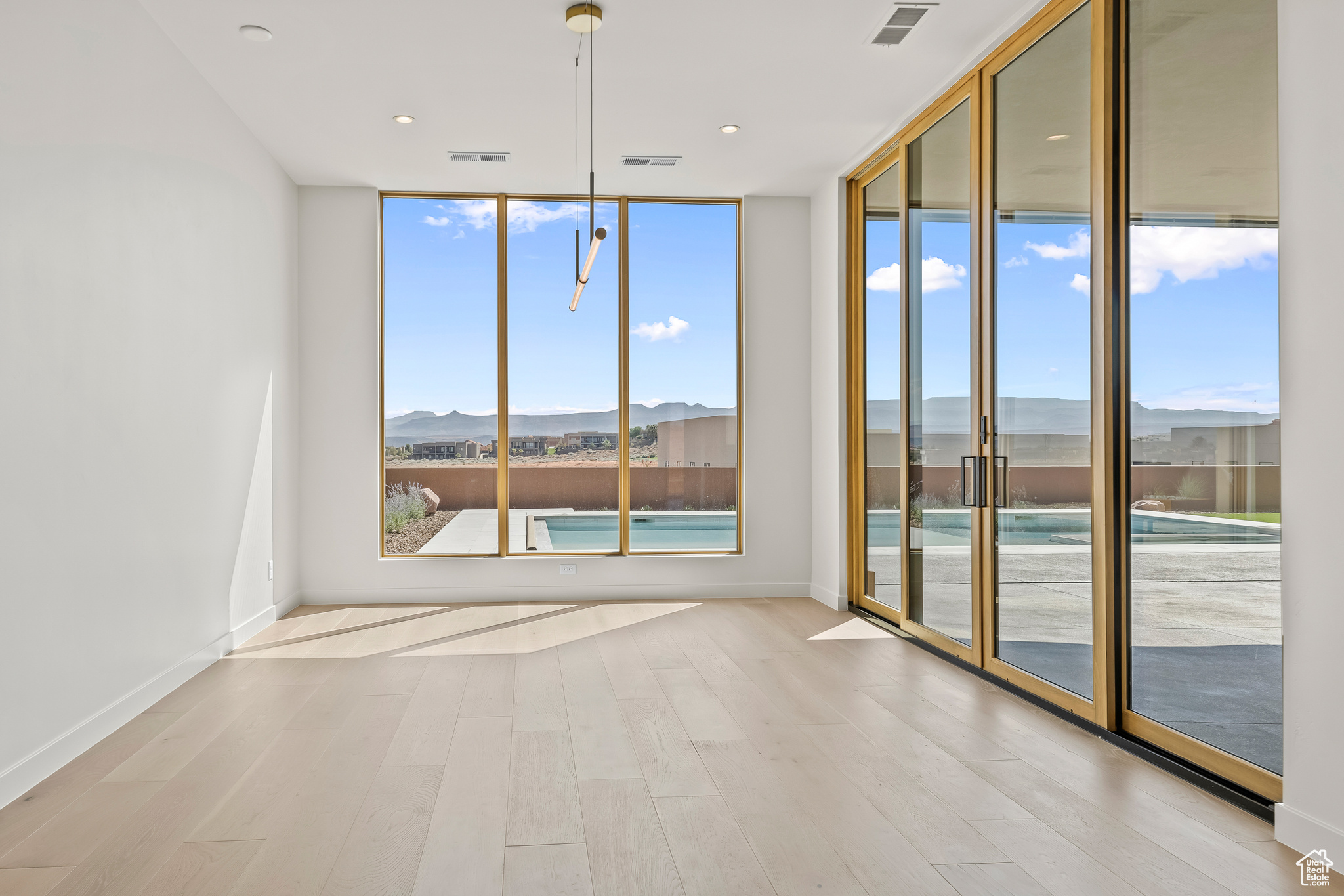ESTATES AT SAND HOLLOW - Residential