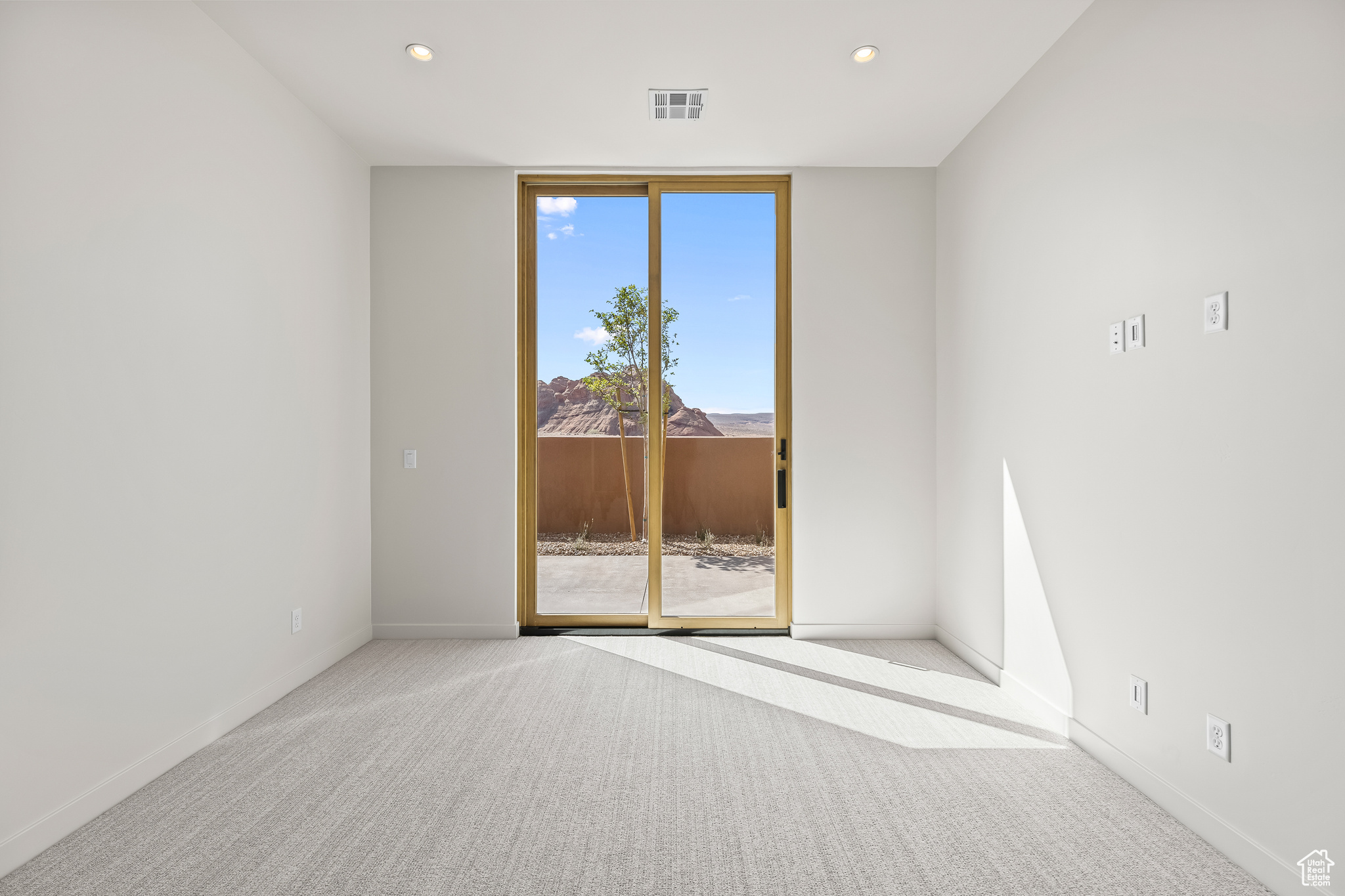 ESTATES AT SAND HOLLOW - Residential