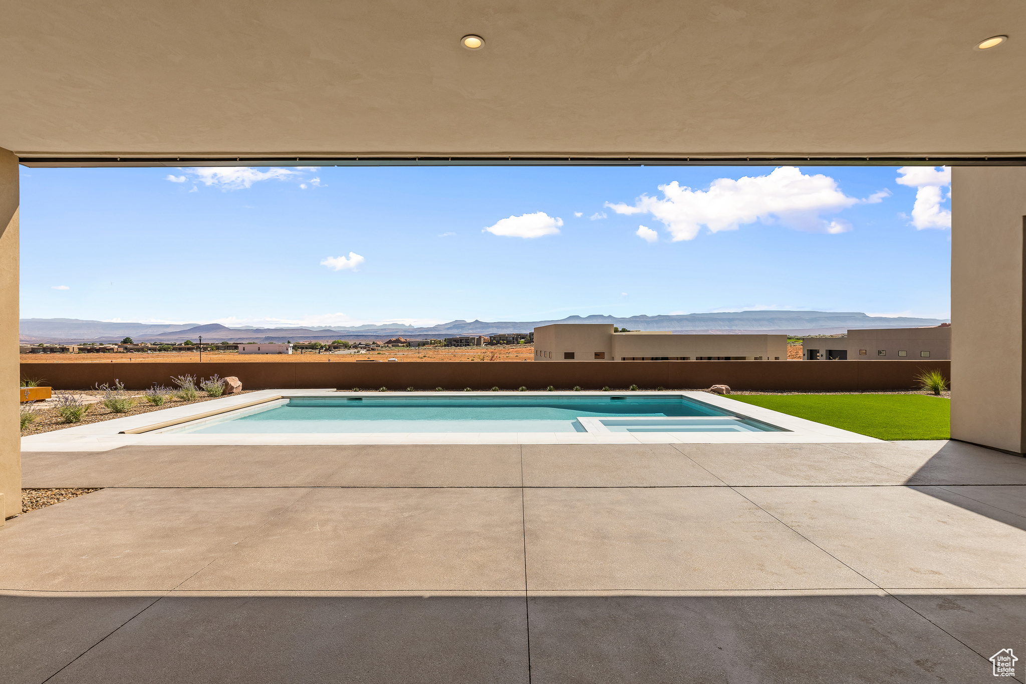 ESTATES AT SAND HOLLOW - Residential