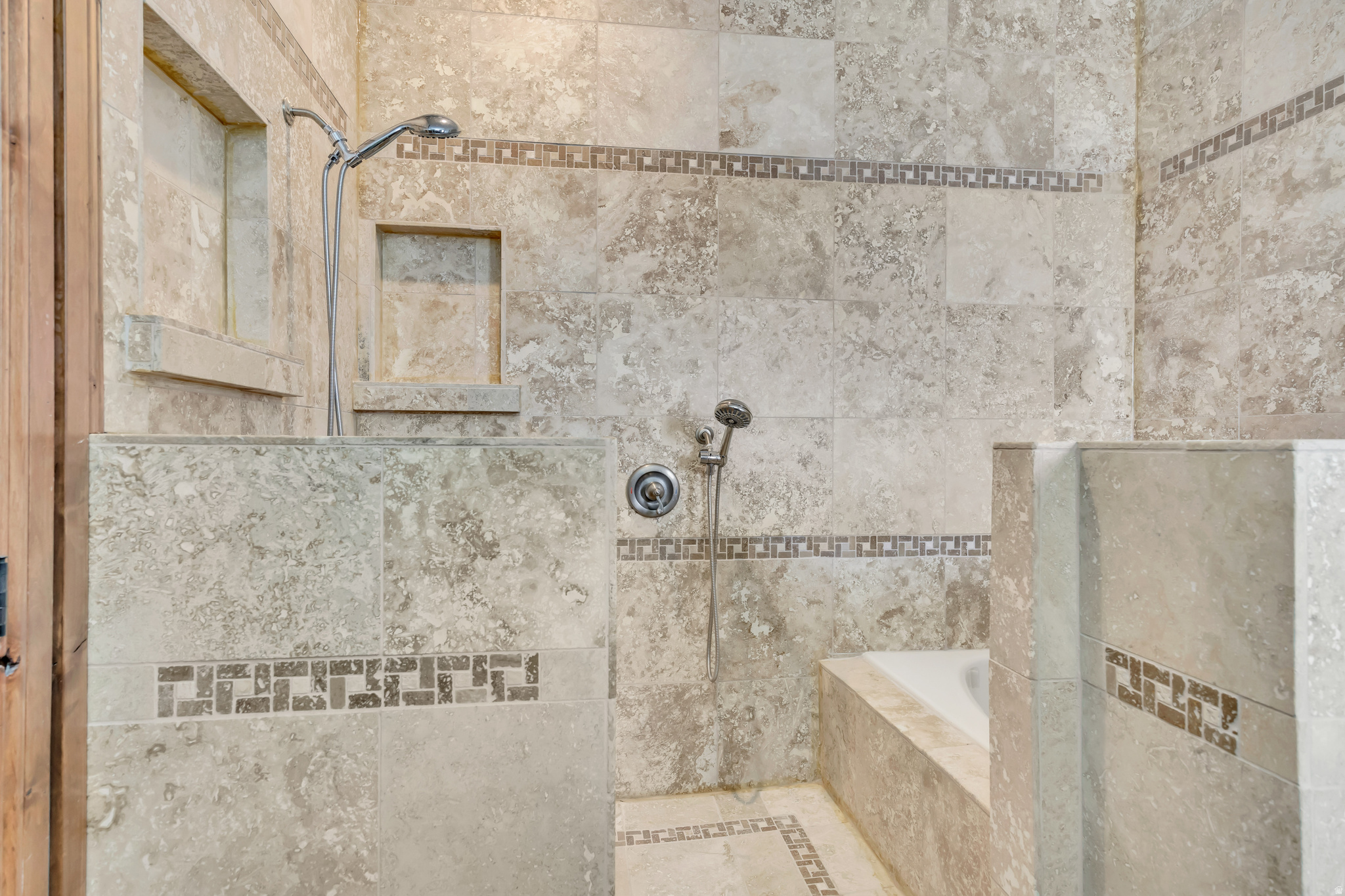 EASTVIEW - Residential