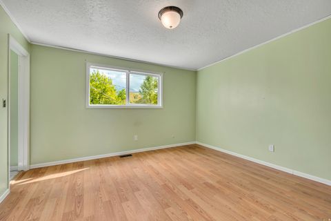 Tiny photo for 5947 S 620 E, Murray, UT 84107 (MLS # 2120894)