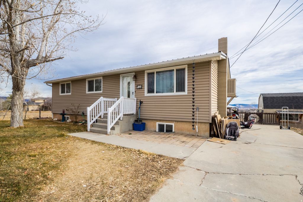 Photo of 144 N 3500 W, Vernal, UT 84078 (MLS # 2136524)