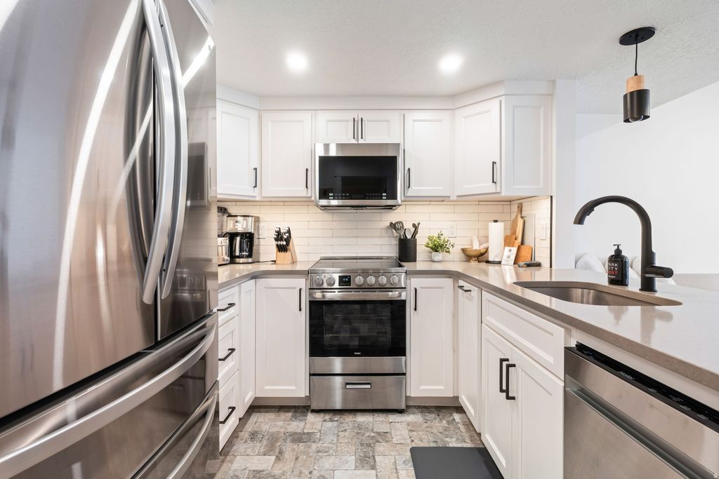 Photo of 2000 PROSPECTOR AVE #106, Park City, UT 84060 (MLS # 2159151)