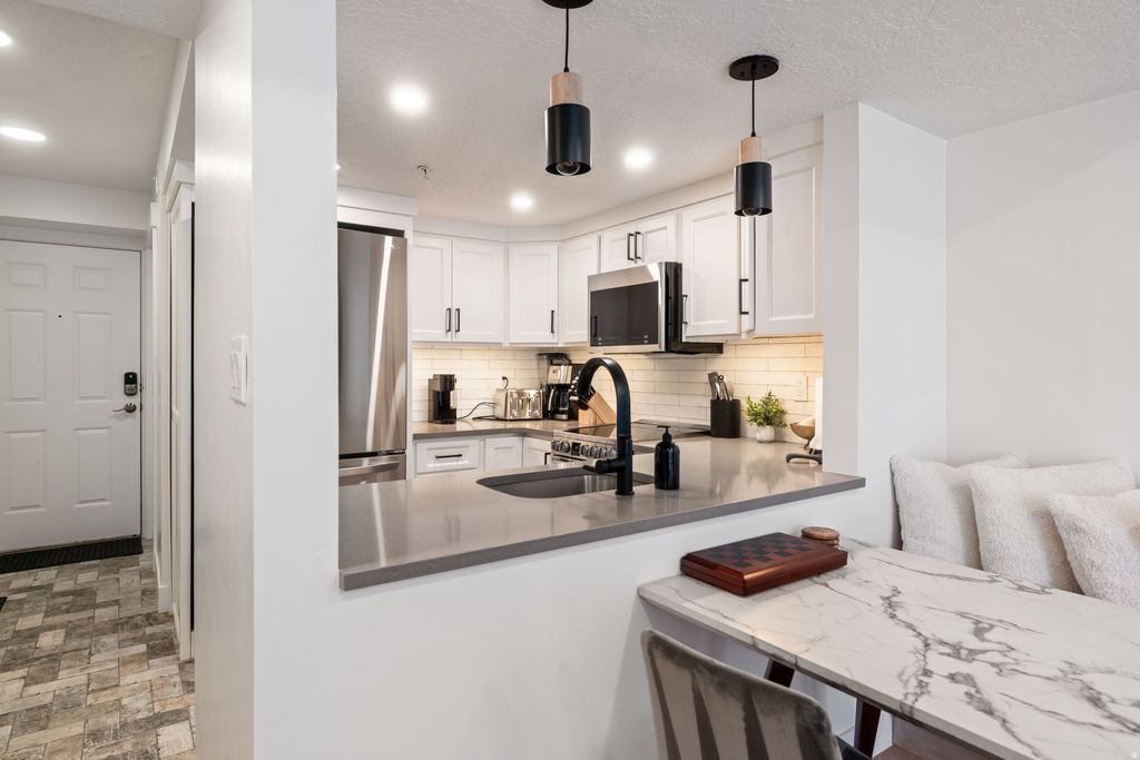Photo of 2000 PROSPECTOR AVE #106, Park City, UT 84060 (MLS # 2159151)