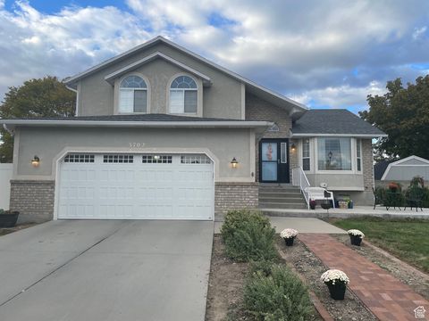 Photo of 3702 W ANGUS DR, South Jordan, UT 84095 (MLS # 2114595) Photo of 3702 W ANGUS DR, South Jordan, UT 84095 (MLS # 2114595)