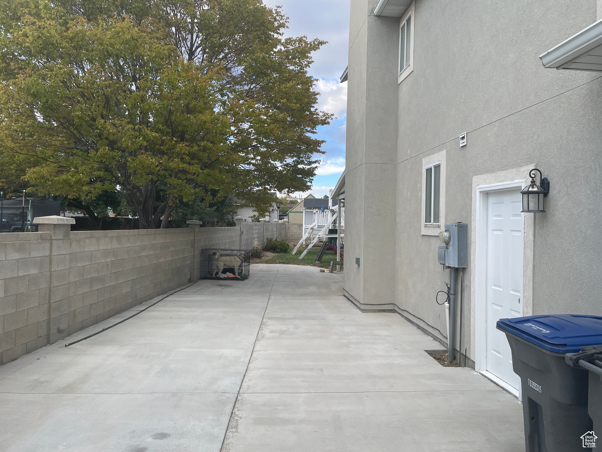 CAPITAL ESTATES - Residential