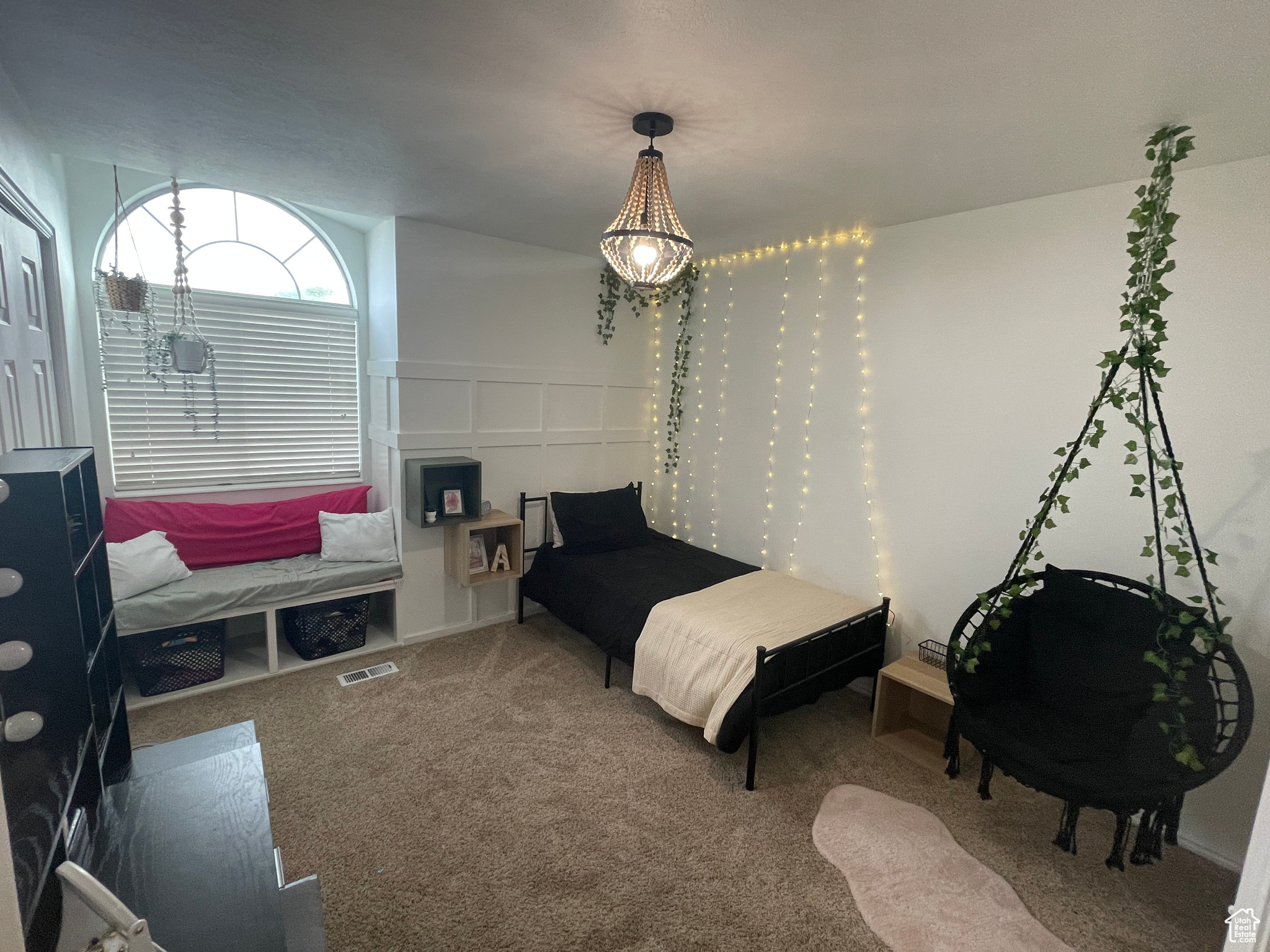 CAPITAL ESTATES - Residential