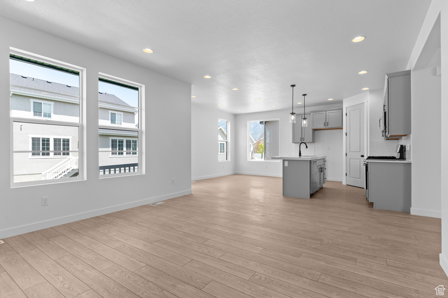 BROADVIEW SHORES COTTAGES 721 - Residential