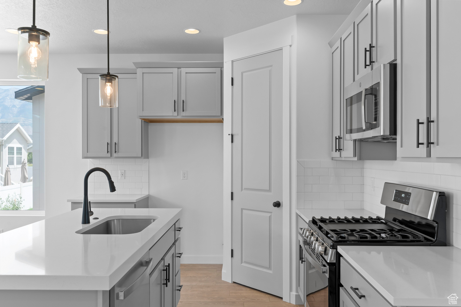 BROADVIEW SHORES COTTAGES 721 - Residential