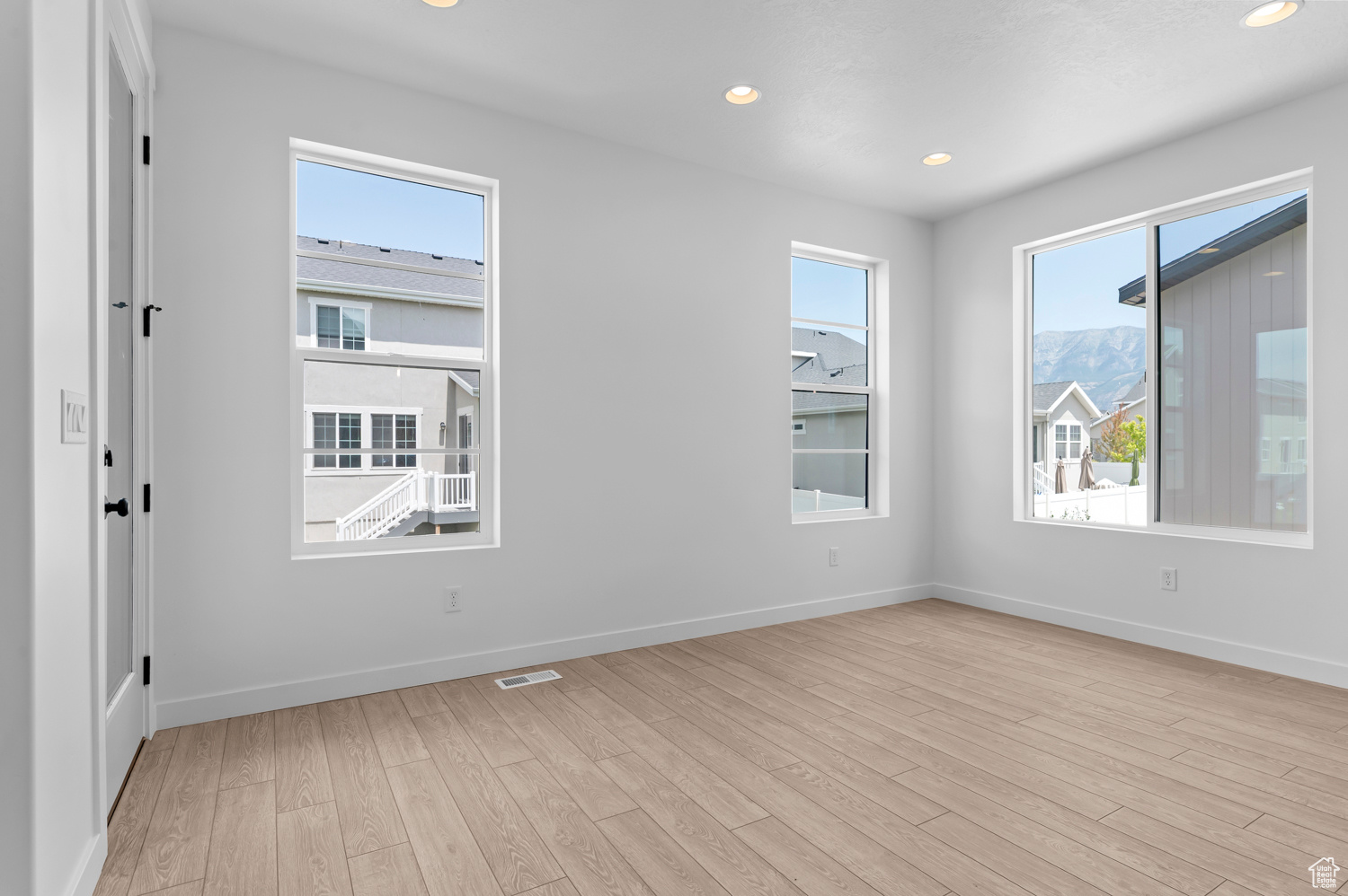 BROADVIEW SHORES COTTAGES 721 - Residential