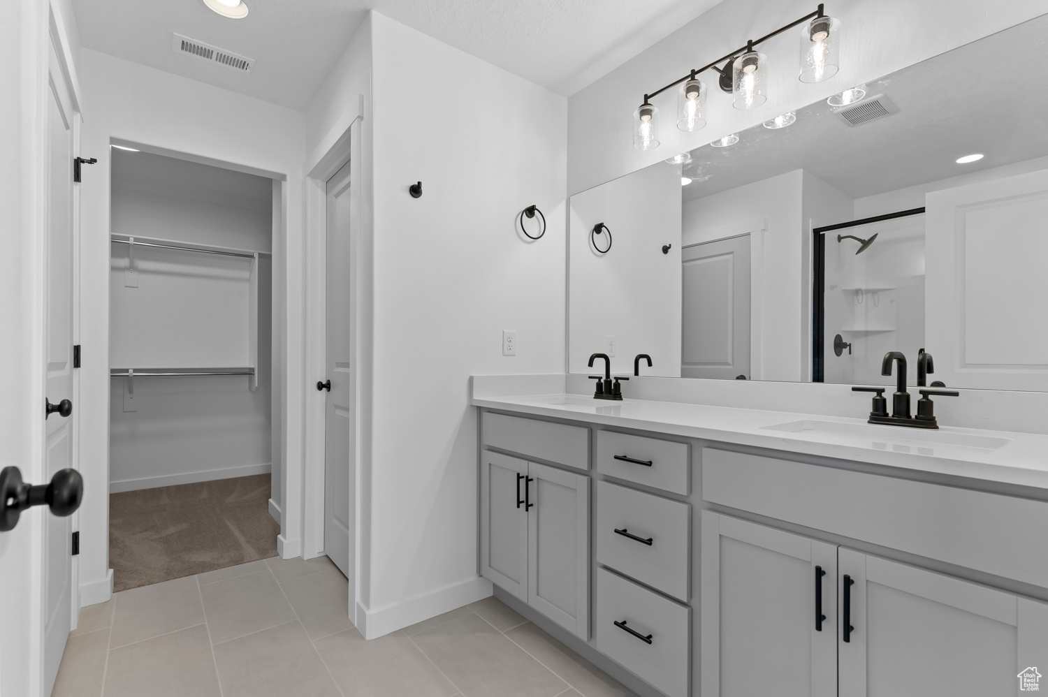 BROADVIEW SHORES COTTAGES 721 - Residential