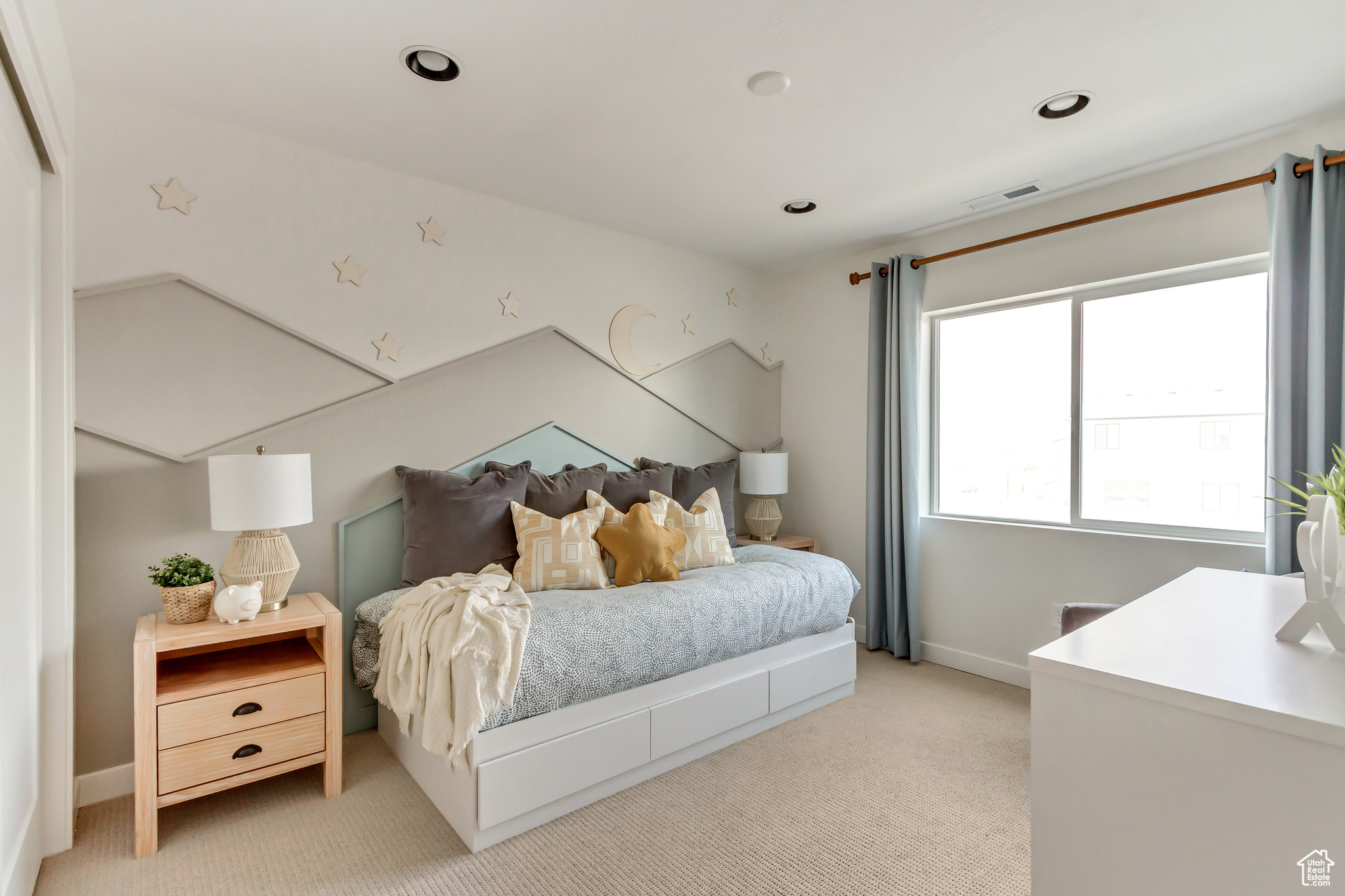 MEADOWBROOK - Residential