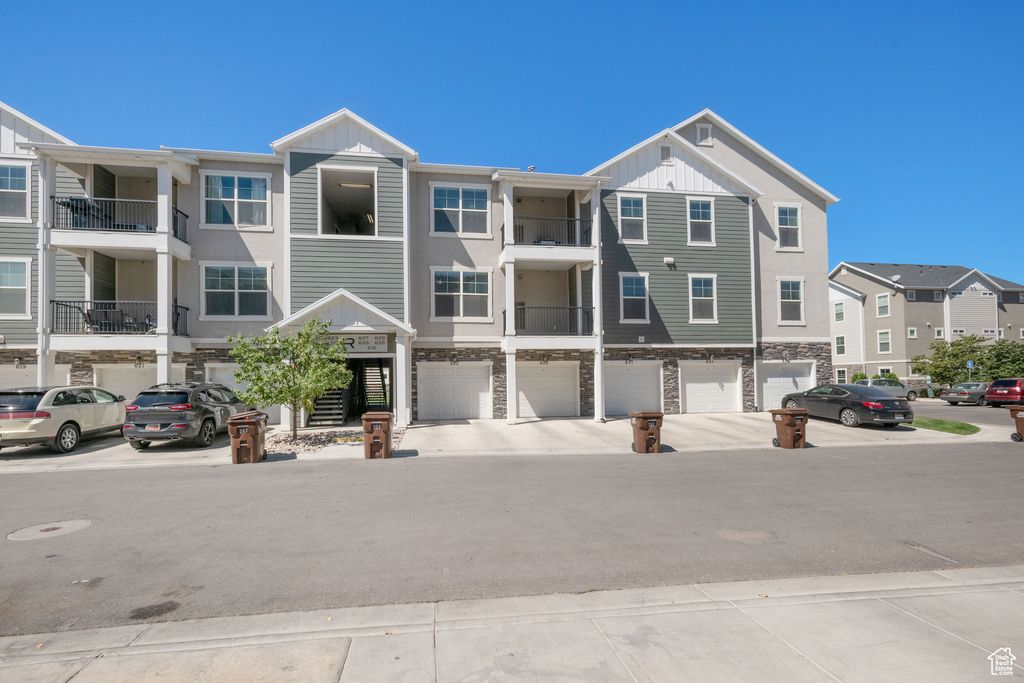 Photo for 633 N SUN PEAK DR W, Vineyard, UT 84059 (MLS # 2106140)