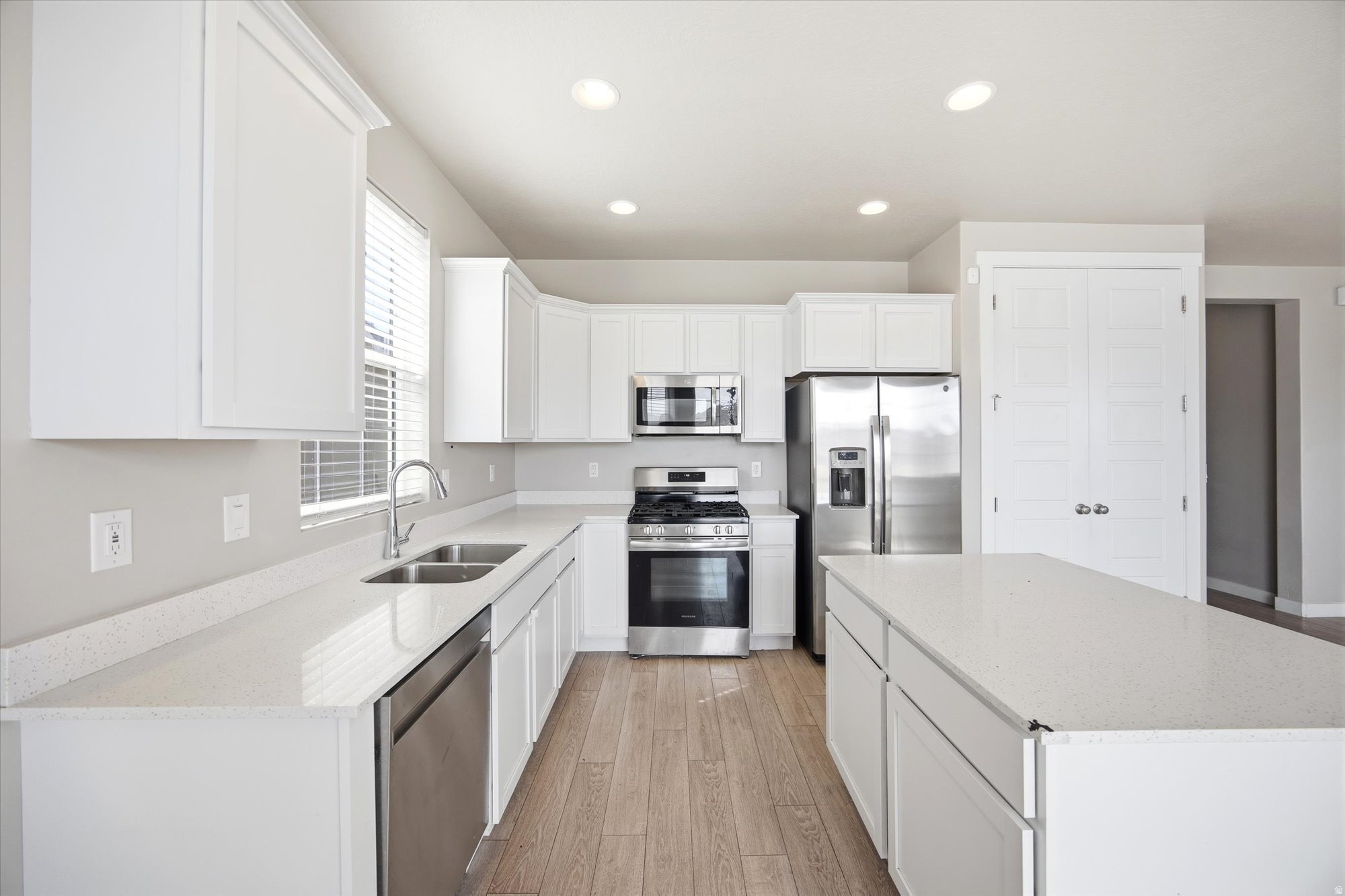 OVERLAND - Residential