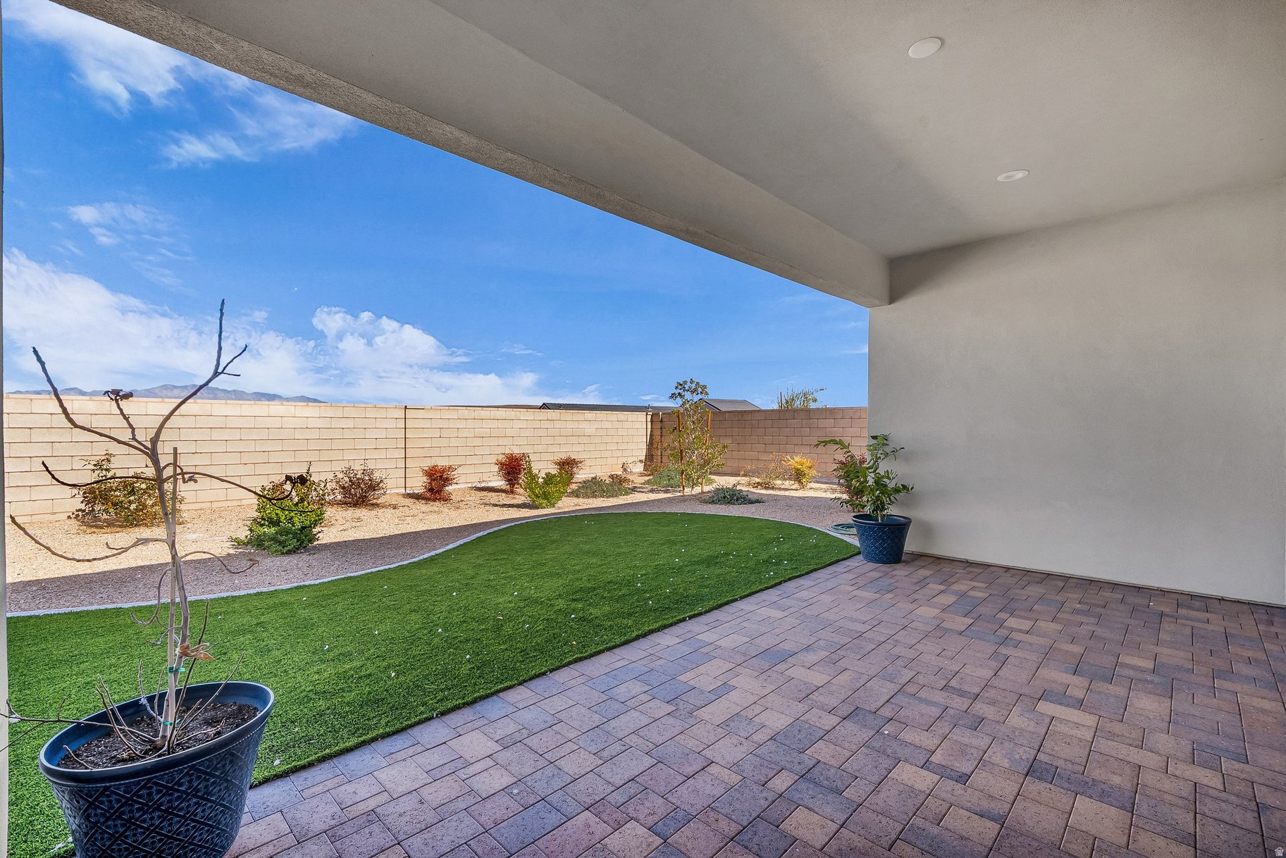 REGENCY DESERT COLOR - Residential