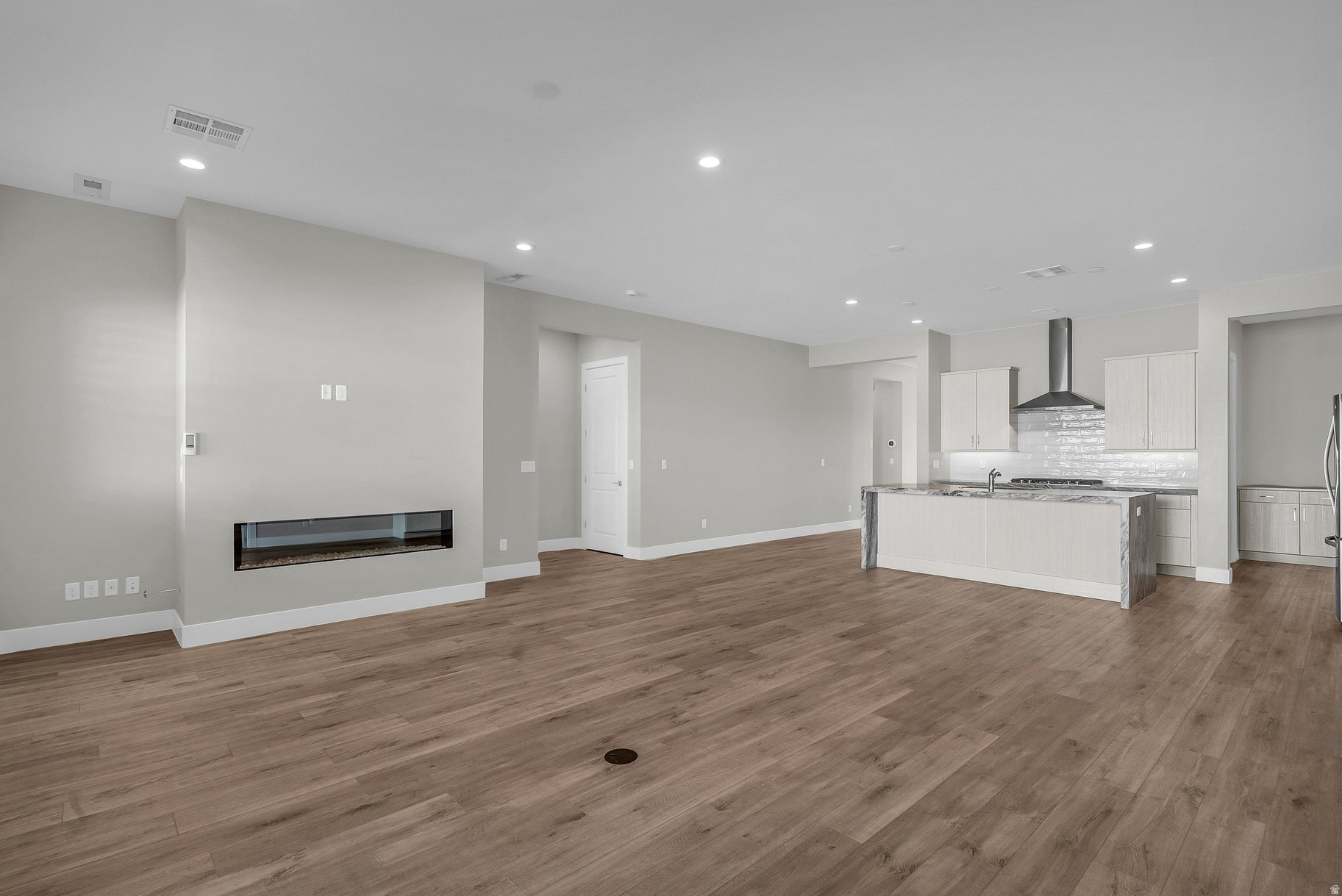 REGENCY DESERT COLOR - Residential