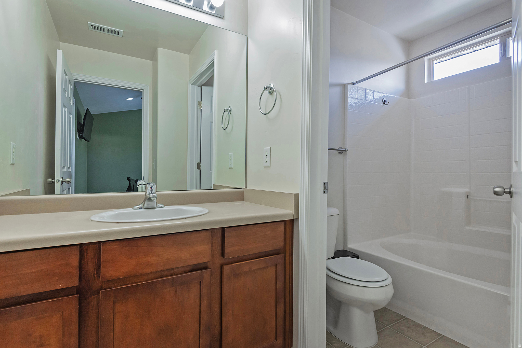 POINTE MEADOWS - Residential
