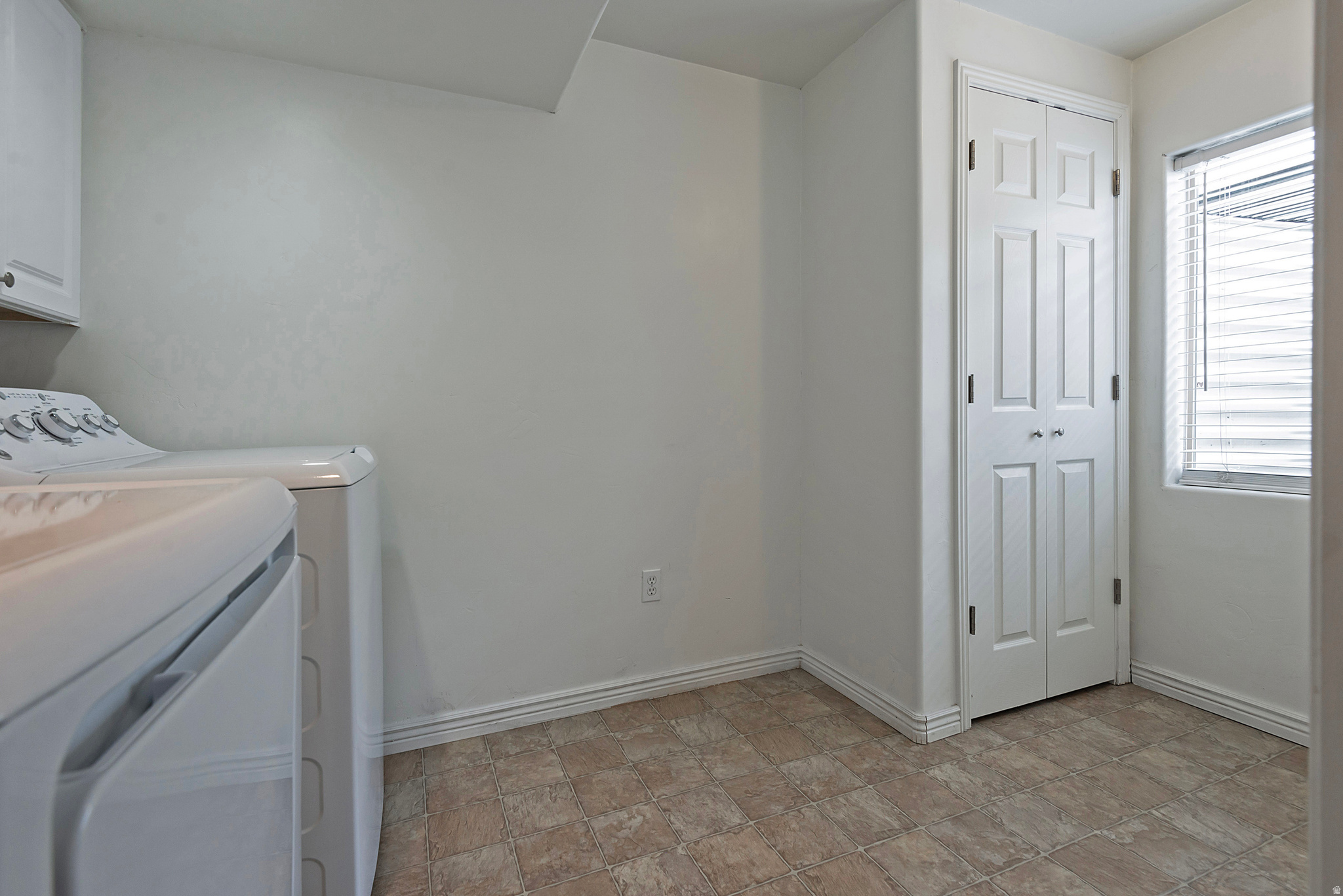 POINTE MEADOWS - Residential