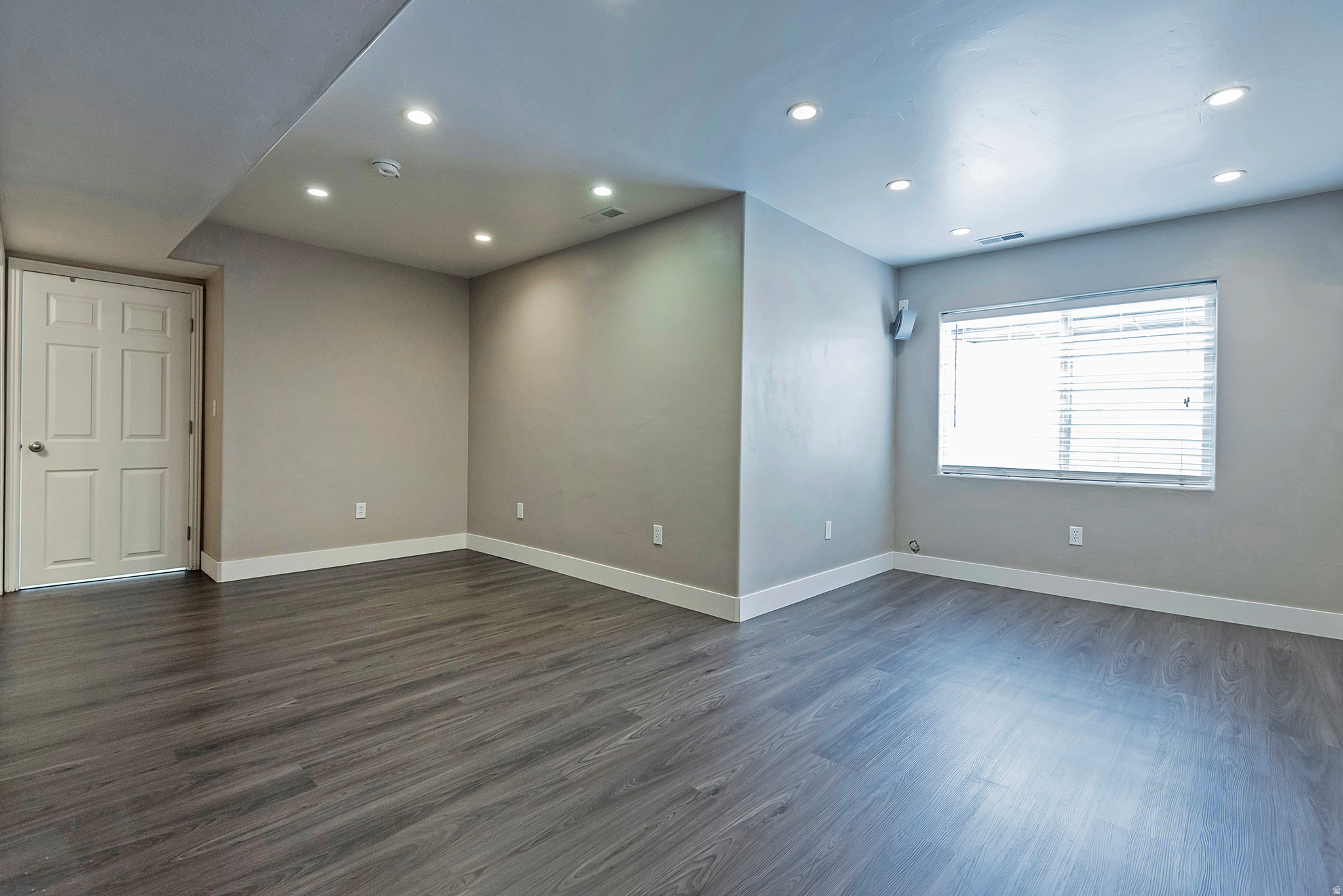 POINTE MEADOWS - Residential