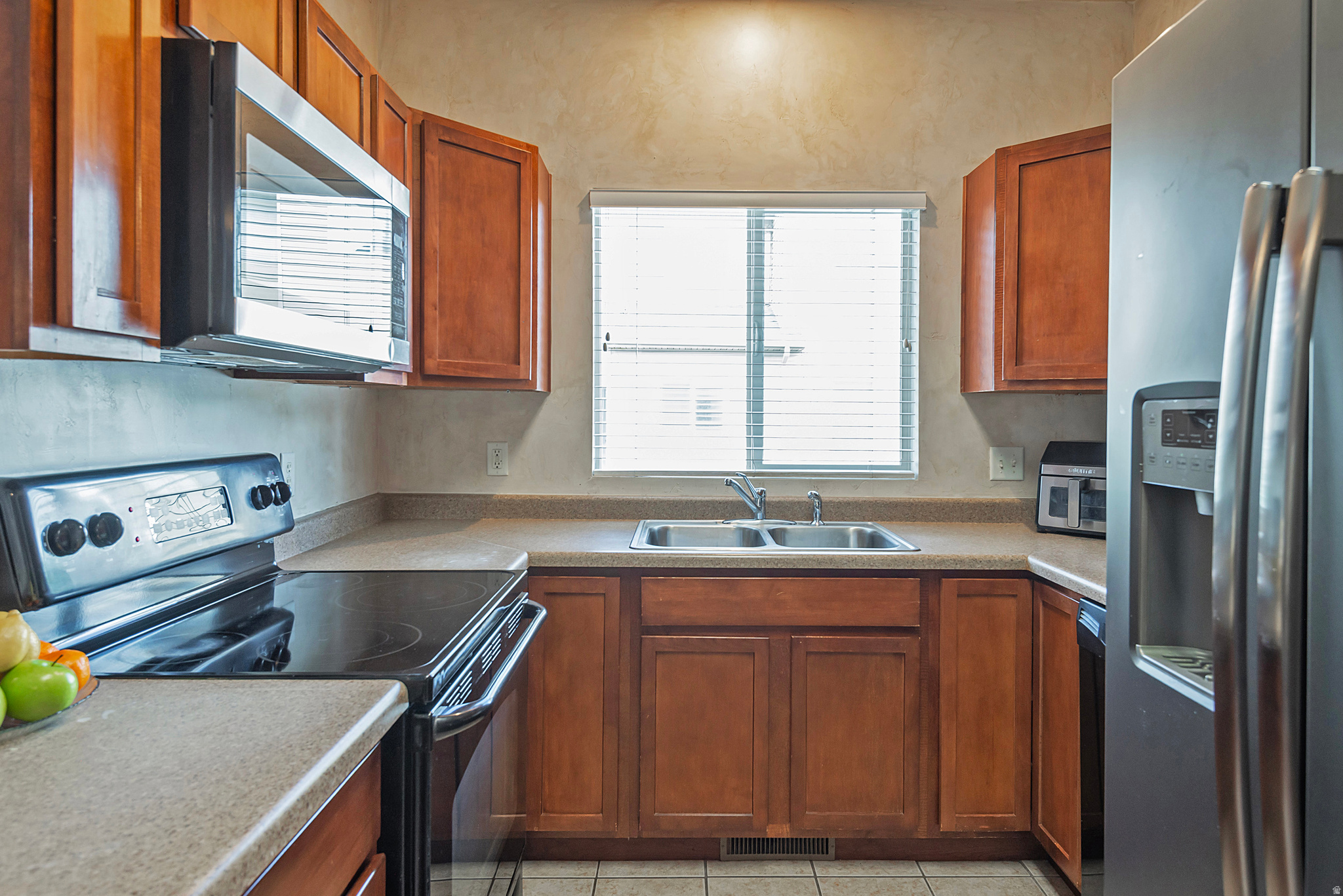 POINTE MEADOWS - Residential