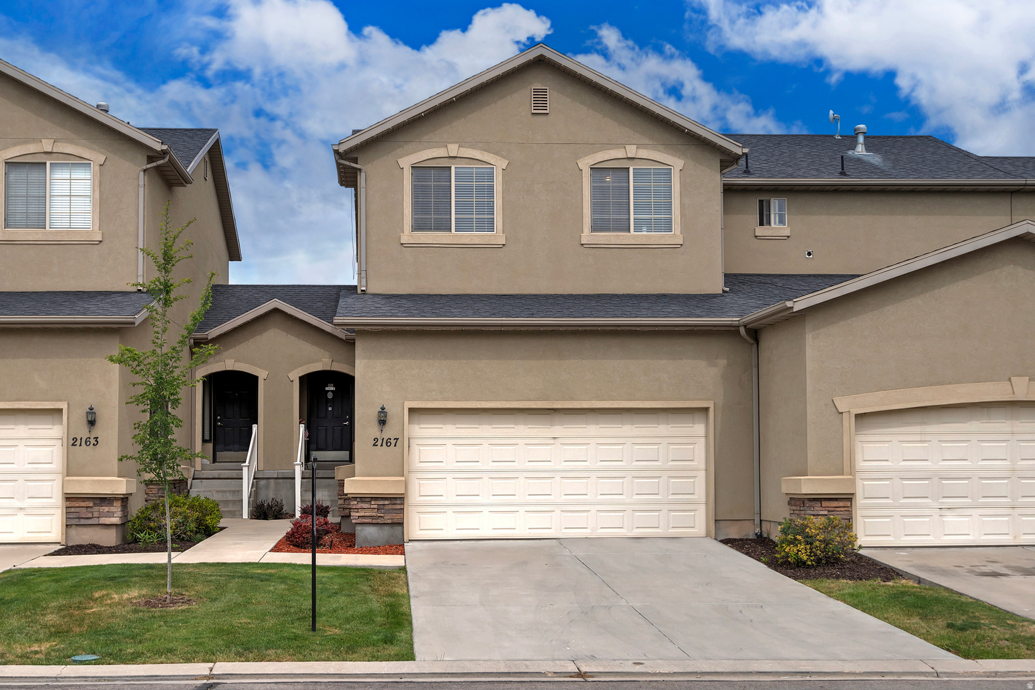 POINTE MEADOWS - Residential