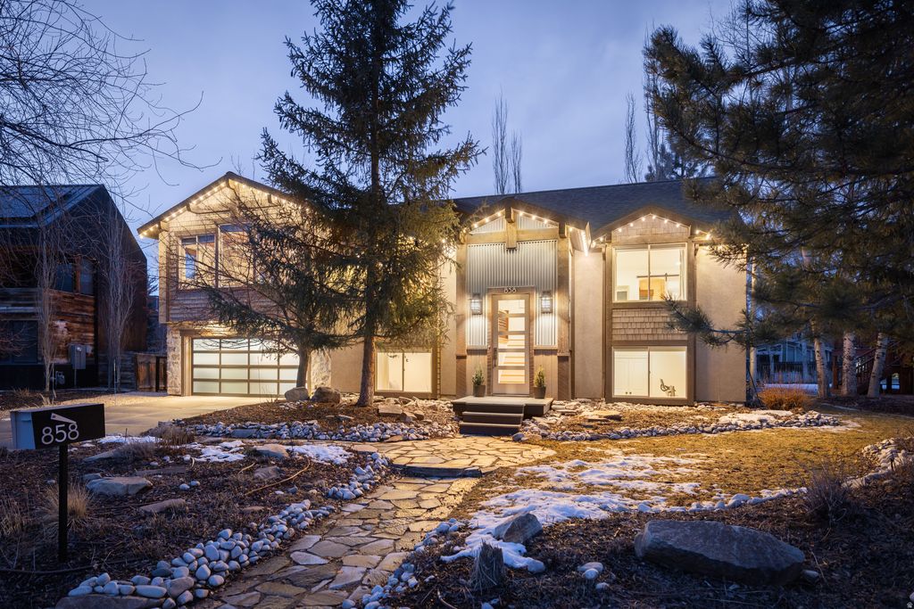 Photo of 858 RED MAPLE CT, Park City, UT 84060 (MLS # 2136639)