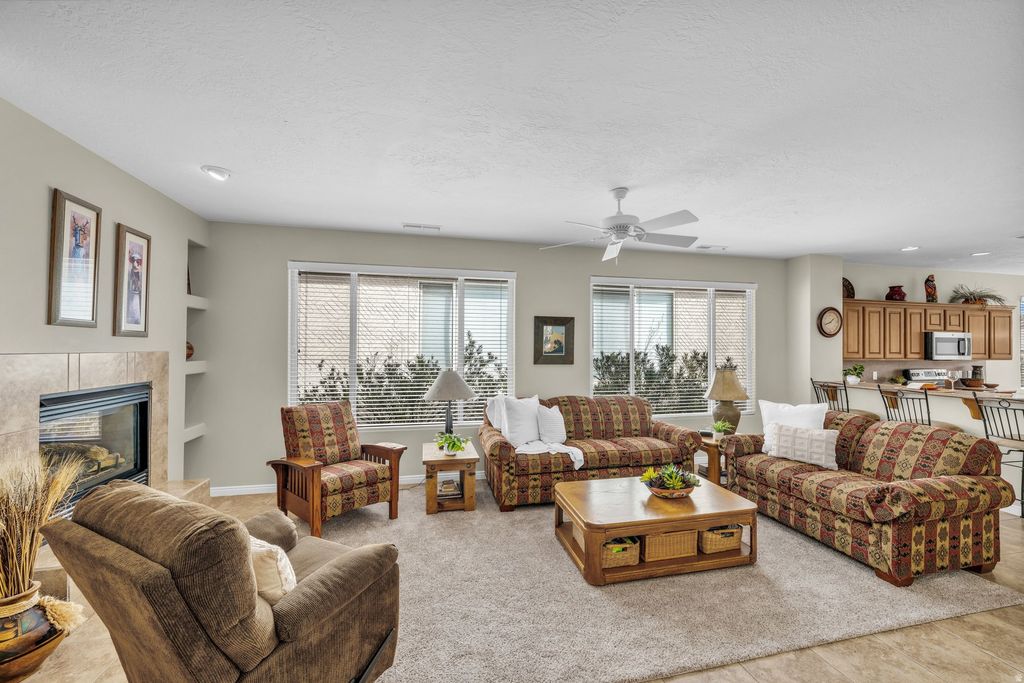 Photo of 2194 E SILVER STONE WAY, Washington, UT 84780 (MLS # 2136895)