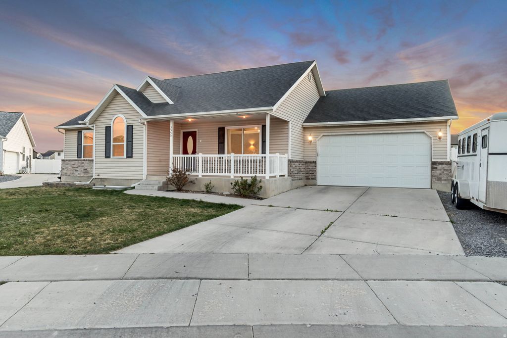 Photo of 3555 N CANARY WAY, Eagle Mountain, UT 84005 (MLS # 2146574)