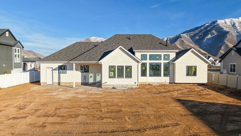Tiny photo for 667 N 550 W, Mapleton, UT 84664 (MLS # 2126688)