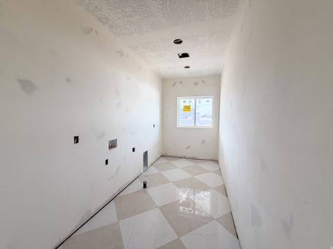 Tiny photo for 667 N 550 W, Mapleton, UT 84664 (MLS # 2126688)