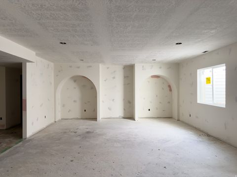 Tiny photo for 667 N 550 W, Mapleton, UT 84664 (MLS # 2126688)