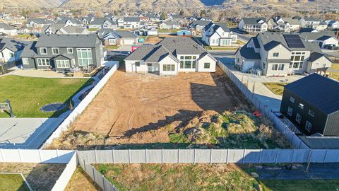 Tiny photo for 667 N 550 W, Mapleton, UT 84664 (MLS # 2126688)