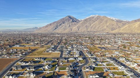 Tiny photo for 667 N 550 W, Mapleton, UT 84664 (MLS # 2126688)